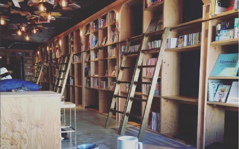 Bücherregale