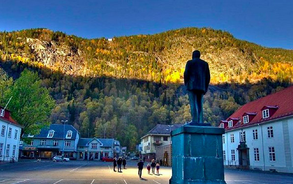 Dieses Dorf versinkt jedes Jahr bis Februar im Dunkeln
