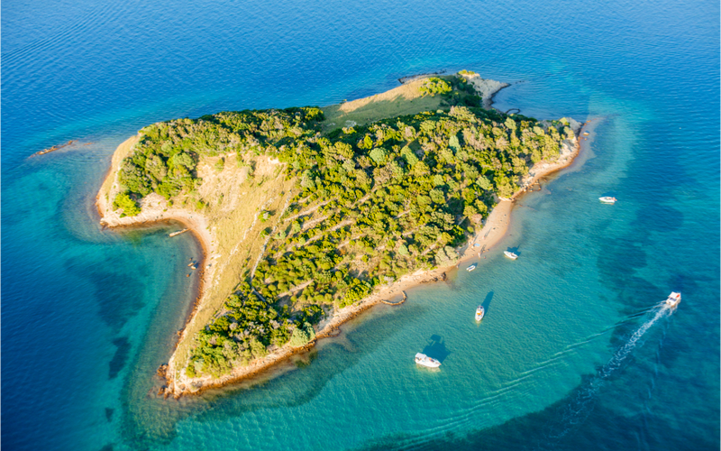 Insel Rab ist das Badeparadies mit traumhaften Sandstrände